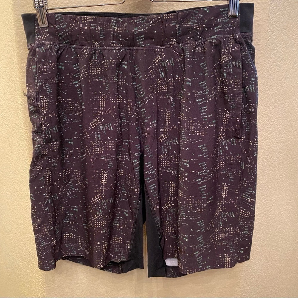 LULULEMON Men Multicolor Pattern T.H.E. Short 9” Liner Athletic Shorts-Large